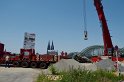 Betonmischer umgestuerzt Koeln Deutz neue Rheinpromenade P094